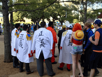 会場外でのコスプレイヤーの様子